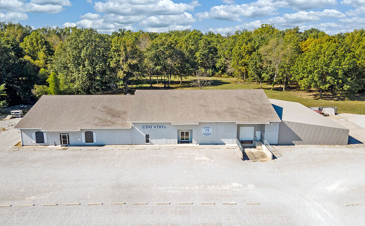 Pictures of Retail property located at 18967 US-51, Elkville, IL 62932 for sales - image #1