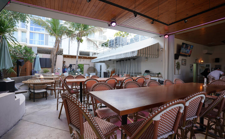 Pictures of Retail property located at 166 SE 2nd Ave, Delray Beach, FL 33444 for sales - image #1