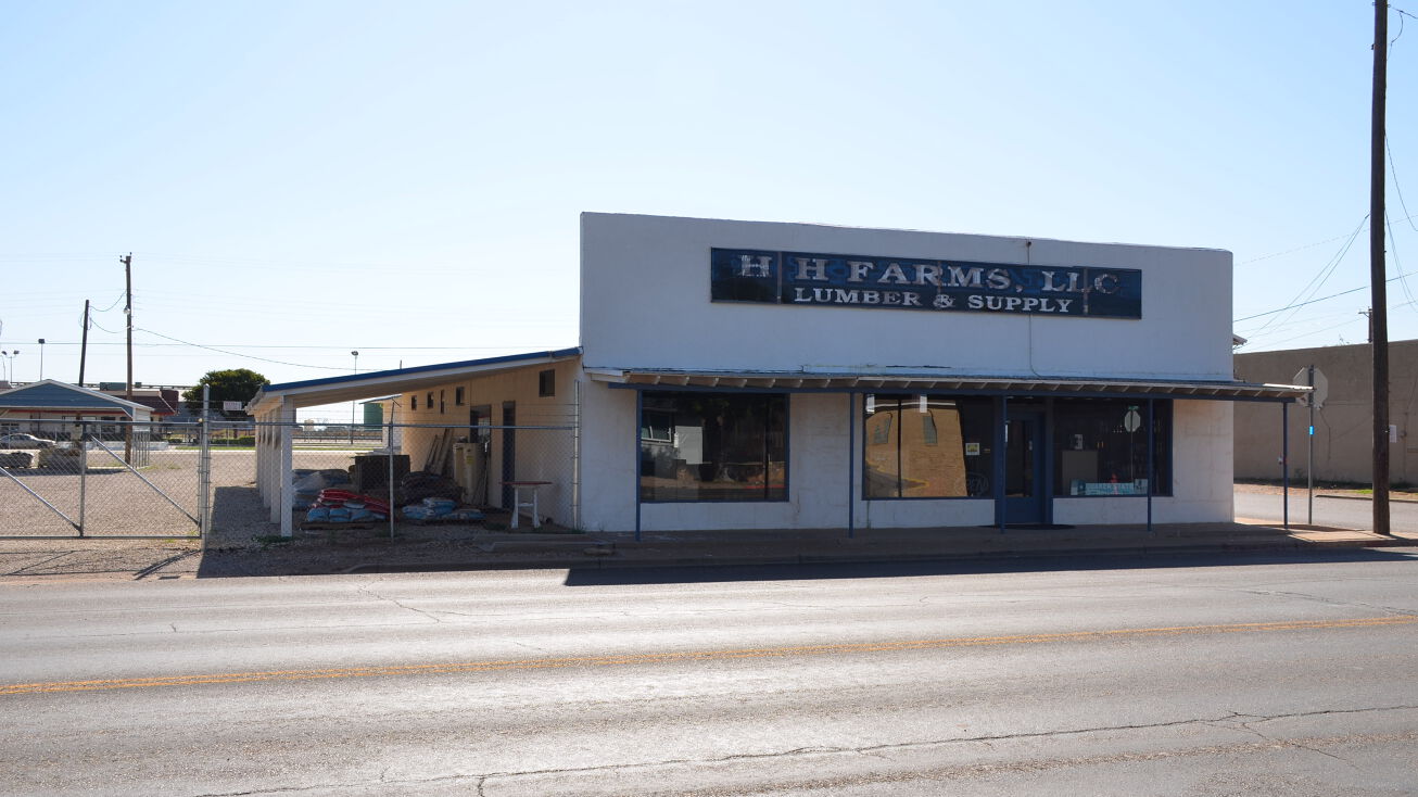 1002 Avenue D, Abernathy, TX 79311