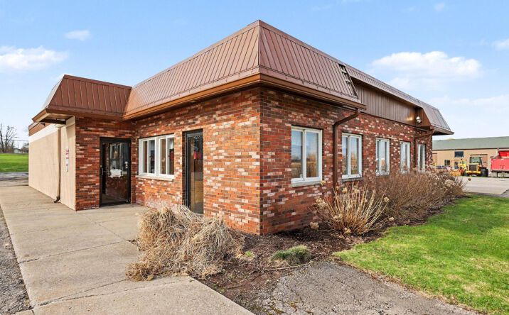 Pictures of Retail property located at 552 NY 104, Ontario, NY 14519 for sales - image #1