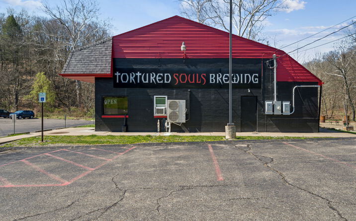 Pictures of Land, Retail property located at 715 Craigdell Rd, New Kensington, PA 15068 for sales - image #1