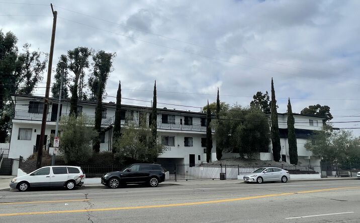 Pictures of Multifamily property located at 12111 S Figueroa St, Los Angeles, CA 90061 for sales - image #1