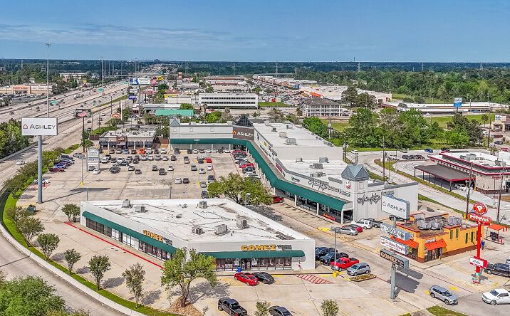 Pictures of Retail property located at 20050 US-59, Humble, TX 77338 for sales - image #1