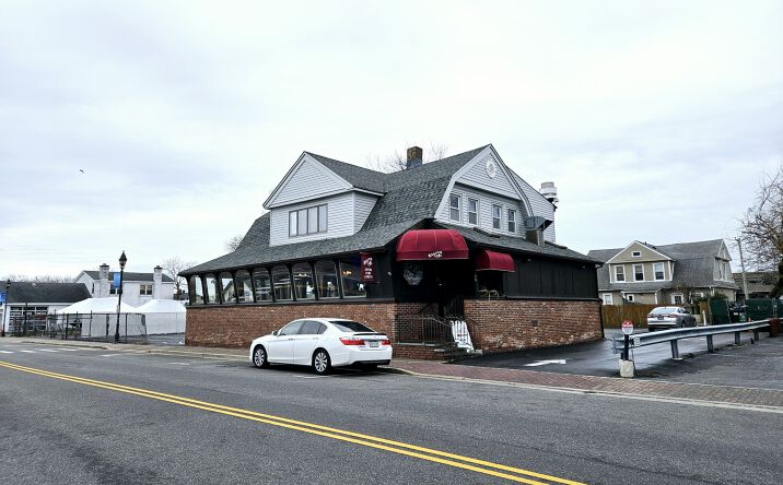 Pictures of Retail property located at 46 Woodcleft Avenue, Freeport, NY 11520 for sales - image #1