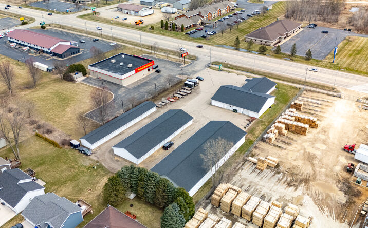 Pictures of Retail, Mixed Use, Self Storage property located at 1375 N Shawano St, New London, WI 54961-9308 for sales - image #1
