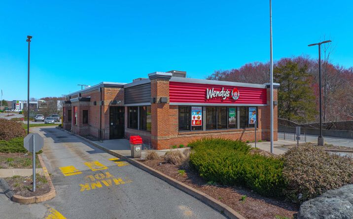 Pictures of Retail property located at 2 Pratt Road, Plainfield, CT 06374 for sales - image #1