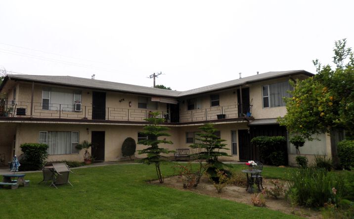 Pictures of Multifamily property located at 414 East 61st Street, Long Beach, CA 90805 for sales - image #1
