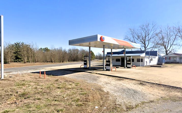 Pictures of Retail property located at 3335 AL-40, Dutton, AL 35744 for sales - image #1