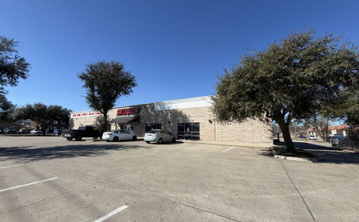 Pictures of Retail property located at 617 N McDonald St, McKinney, TX 75069 for sales - image #1