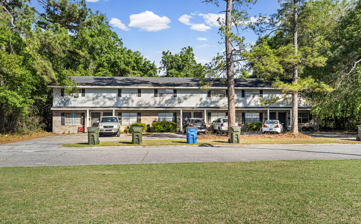 Pictures of Multifamily property located at 706 St Marys Dr, Waycross, GA 31501 for sales - image #1