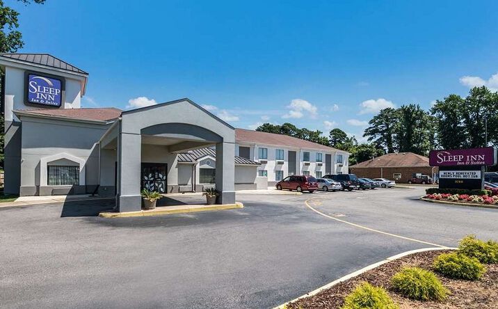 Pictures of Hospitality property located at 3282 Western Branch Blvd, Chesapeake, VA 23321 for sales - image #1