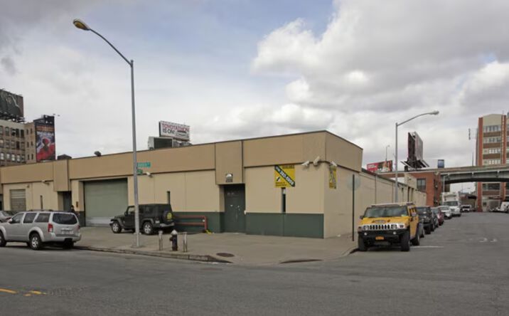 Pictures of Industrial property located at 21-33 Borden Ave, Long Island city, NY 11101 for sales - image #1