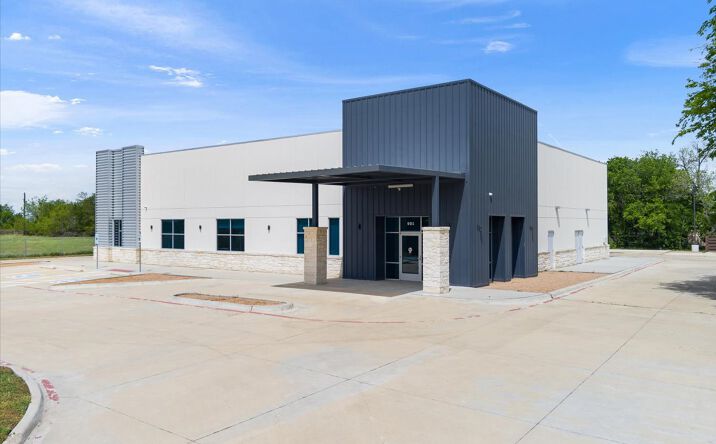 Pictures of Office property located at 901 McClintic Dr, Groesbeck, TX 76642 for sales - image #1