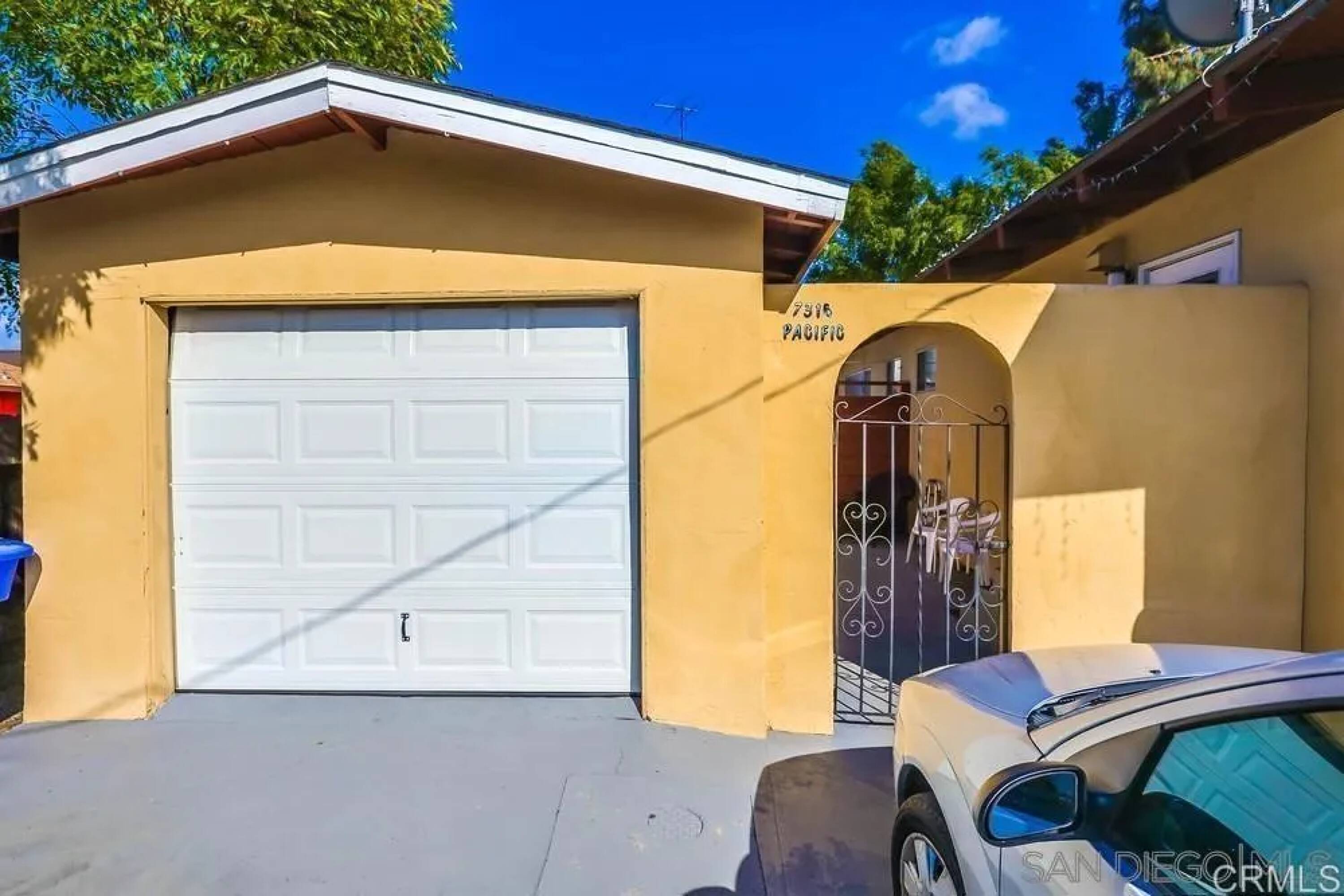 7316 Pacific Ave  