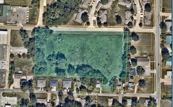 Pictures of Land, Industrial, Multifamily property located at 301 SE 7th Street, Oak Grove, MO 64075 for sales - image #1
