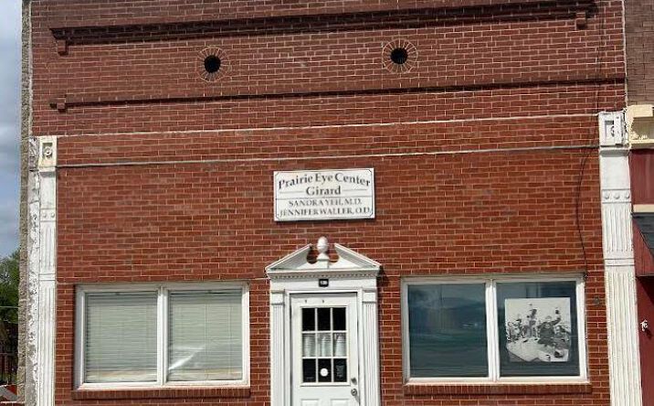Pictures of Retail, Office property located at 130 W CENTER Street, Girard, IL 62640 for sales - image #1