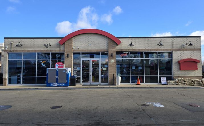Pictures of Business for Sale, Retail property located at 908 E Irving Park Road, Streamwood, IL 60107 for sales - image #1