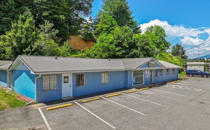 8275 Carolina Boulevard, Clyde