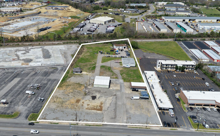 Pictures of Land property located at 412 W Main Street, Hendersonville, TN 37075 for sales - image #1