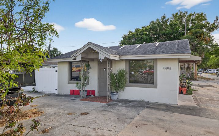 Pictures of Office, Retail property located at 4498 49th Street N, St. Petersburg, FL 33709 for sales - image #1