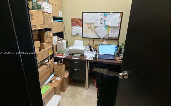 Pictures of Business for Sale, Retail property located at 9511 S DIXIE HWY, Pinecrest, FL 33156 for sales - image #1