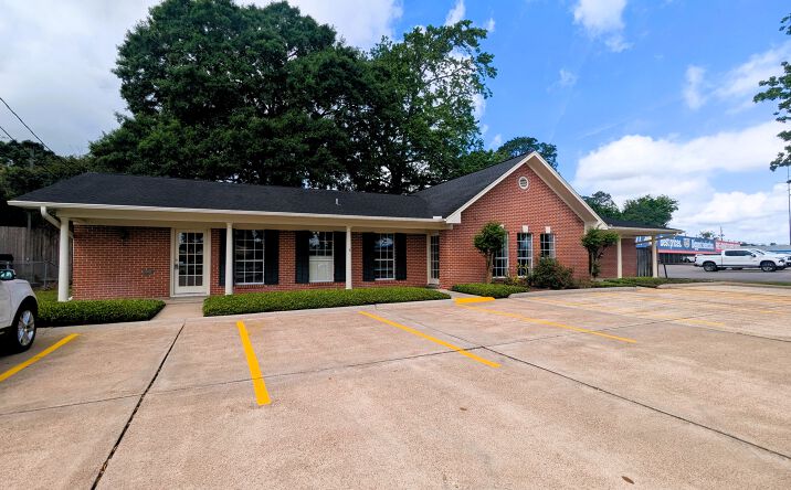 Pictures of Office property located at 3635 Eastex Fwy, Beaumont, TX 77706 for sales - image #1