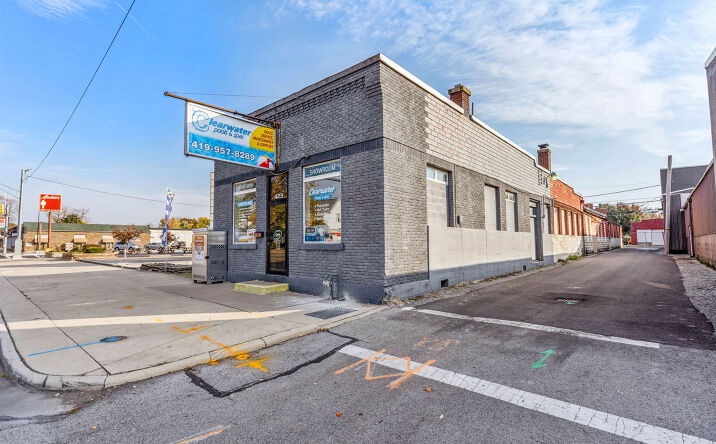 Pictures of Retail, Office property located at 423 N Main St, Findlay, OH 45840 for sales - image #1