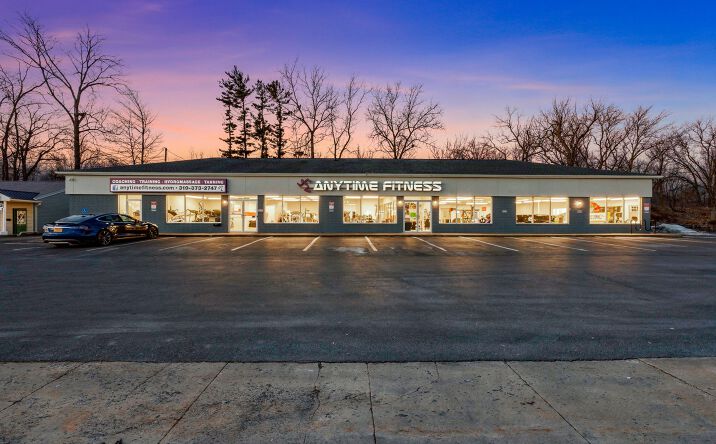 Pictures of Retail, Special Purpose property located at 501 7th Ave, Marion, IA 52302 for sales - image #1