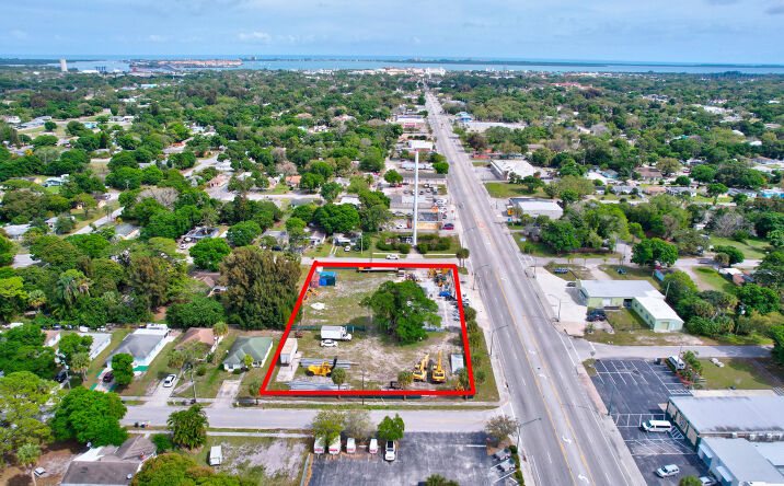 Pictures of Special Purpose, Retail, Office property located at 2108 Orange Avenue, Fort Pierce, FL 34950 for sales - image #1