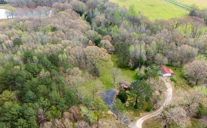 Pictures of Land property located at 295 Kay St, Big Sandy, TN 38221 for sales - image #1