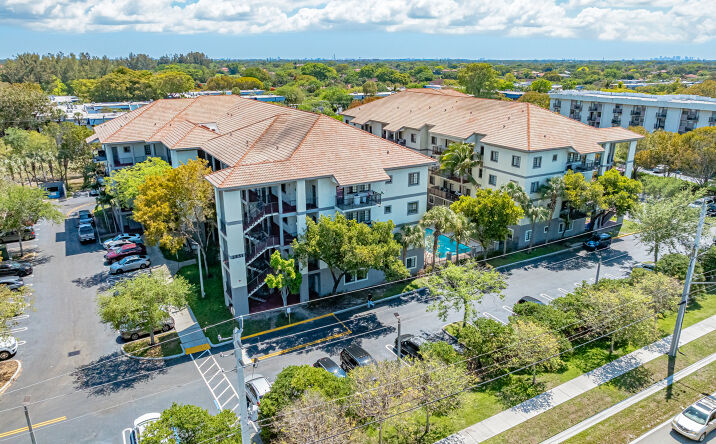 Pictures of Multifamily property located at 2801 Riverside Drive, Coral Springs, FL 33065 for sales - image #1