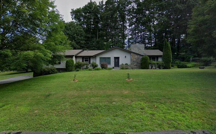 Pictures of Retail, Office, Mixed Use property located at 1419 Deerfield Rd, Boone, NC 28607 for sales - image #1