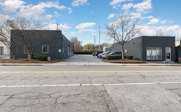 Pictures of Industrial property located at 930 S Chapman St, Greensboro, NC 27403 for sales - image #1
