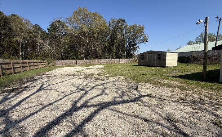 Pictures of Office property located at 6730 Mobile Hwy, Pensacola, FL 32526 for sales - image #1