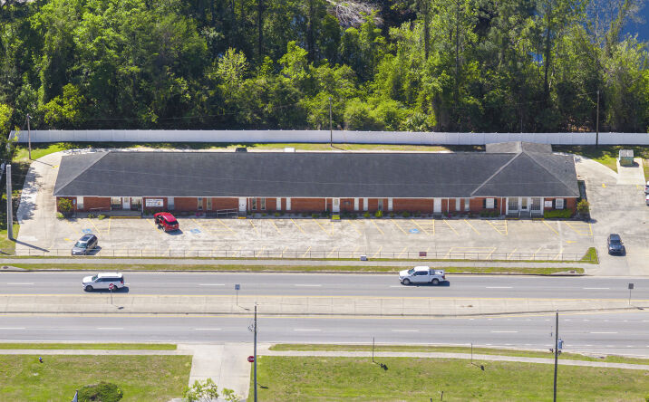 Pictures of Office property located at 1245 S 1st St, Jesup, GA 31545 for sales - image #1