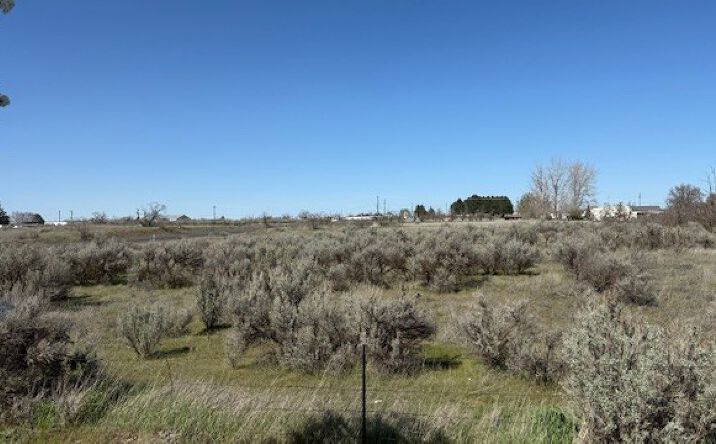 Pictures of Land property located at 201 E Punkin Center Rd, Hermiston, OR 97838 for sales - image #1