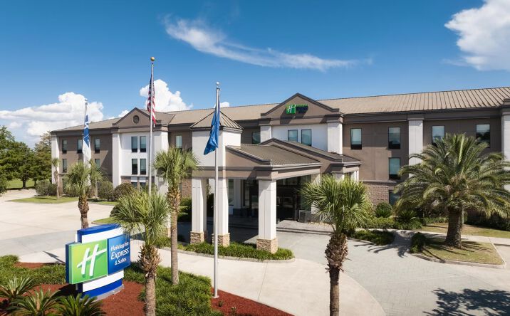 Pictures of Hospitality property located at 110 James Dr E, Saint Rose, LA 70087 for sales - image #1