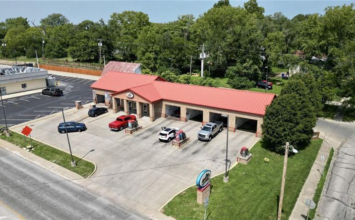Pictures of Special Purpose property located at 1004 W ELDORADO ST, DECATUR, IL 62522-2014 for sales - image #1