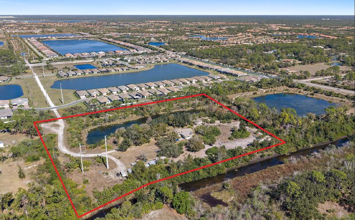 Pictures of Land, Multifamily property located at 2327 Ewing Dr, Venice, FL 34292 for sales - image #1