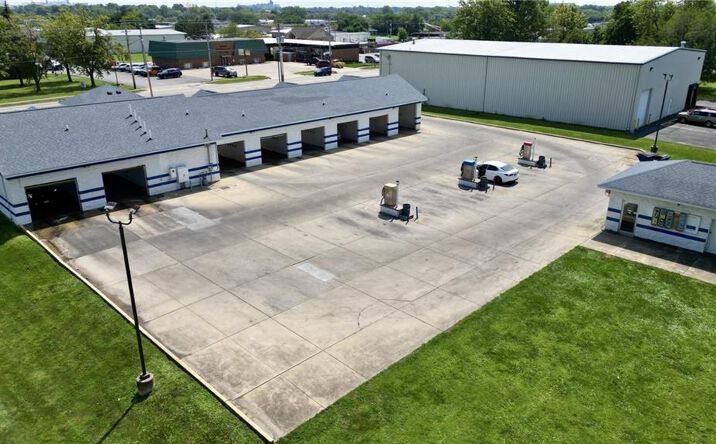 Pictures of Mixed Use property located at 3241 N WOODFORD ST, DECATUR, IL 62526-2835 for sales - image #1