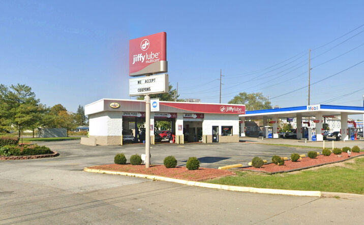 Pictures of Retail property located at 8580 N Michigan Rd, Fountaintown, IN 46130, 5836 Southwest 21st Topeka, Kansa, Topeka, KS 66604, 4805 N Leavitt Rd NW, Warren, OH 44485 for sales - image #1