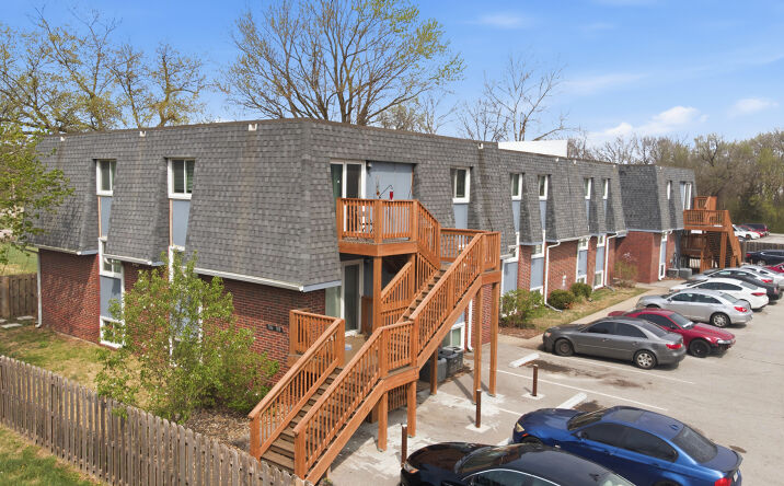 Pictures of Multifamily property located at 706 E 139 St, Kansas City, MO 64146 for sales - image #1
