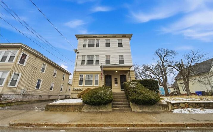 616-618 Lonsdale Ave, Central Falls