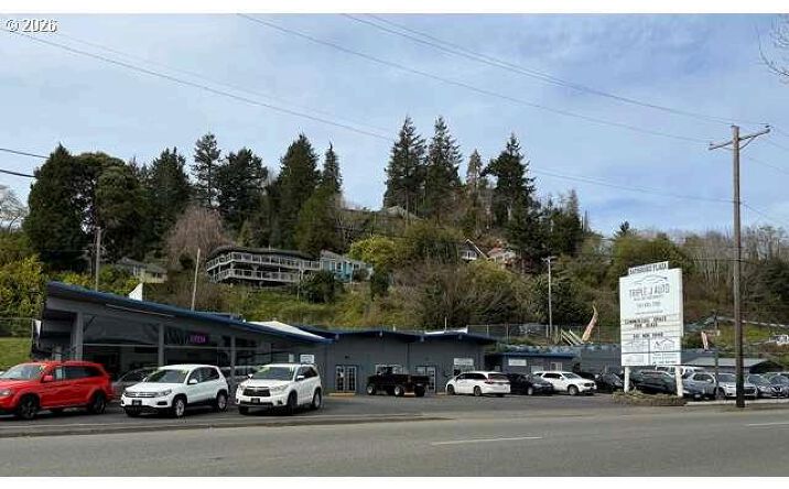 Pictures of Retail, Office property located at 777 N Bayshore Dr, Coos Bay, OR 97420 for sales - image #1