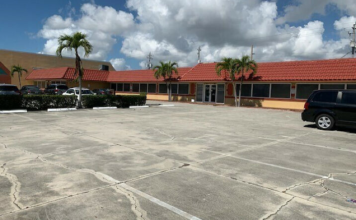 Pictures of Office property located at 515 Cape Coral Parkway West, Cape Coral, FL 33914 for sales - image #1