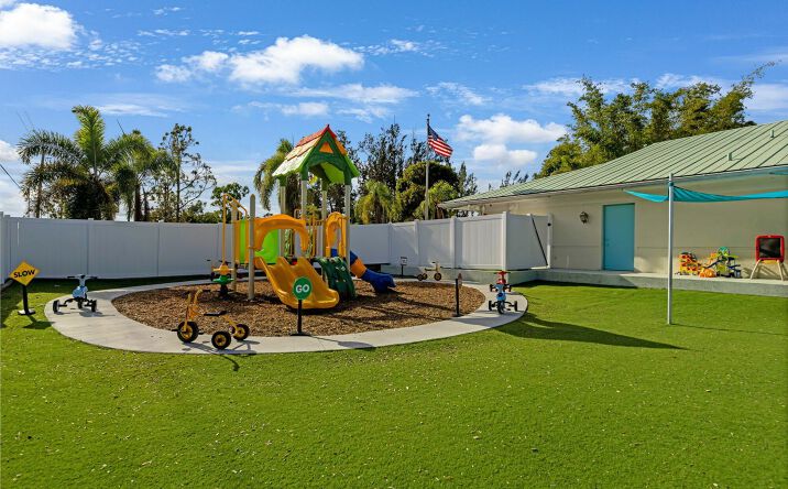 Pictures of Retail property located at 19660 S Tamiami Trl, Fort Myers, FL 33908 for sales - image #1