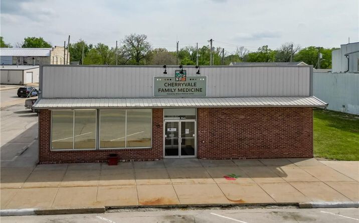 Pictures of Office property located at 203 W Main Street, Cherryvale, KS 67335 for sales - image #1