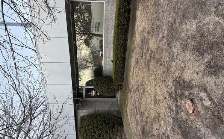 Pictures of Industrial property located at 201 Union Boulevard, Islip, NY 11795 for sales - image #1