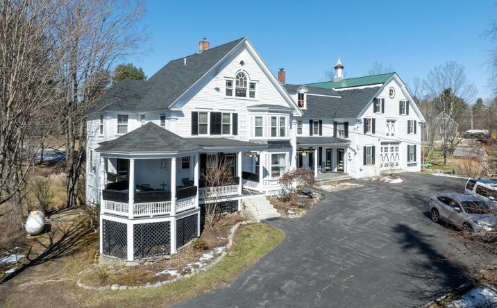 Pictures of Hospitality property located at 5 Greenhouse Ln, Bradford, NH 03221 for sales - image #1