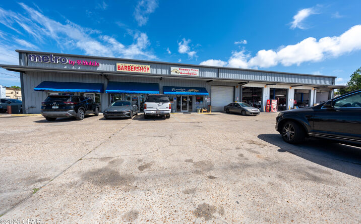 Pictures of Retail property located at 2206 W 15th Street, Panama City, FL 32401 for sales - image #1